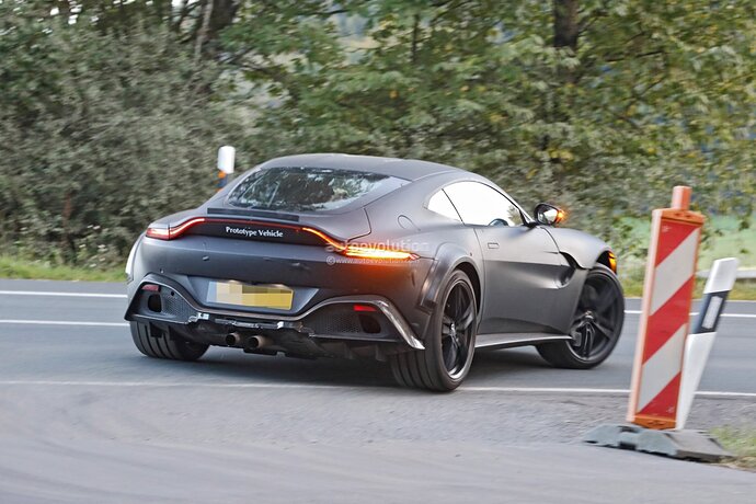 2023-aston-martin-v12-vantage-spied-with-central-exhaust-system-debut-imminent_20