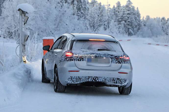 2022-mercedes-benz-a-class-starts-winter-testing-with-facemask-and-tiny-skirt_10