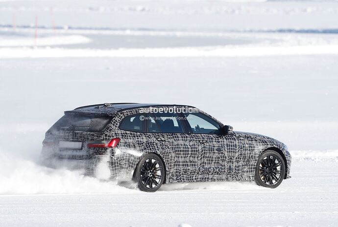 2023-bmw-m3-touring-looks-unphased-by-the-snow-in-latest-spy-video_13