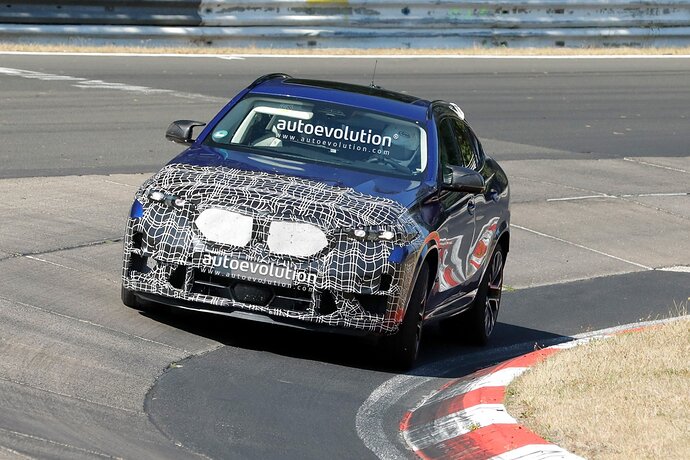 2024-bmw-x6-m-facelift-spied-on-the-nurburgring-with-minimal-camo-massive-grille_6