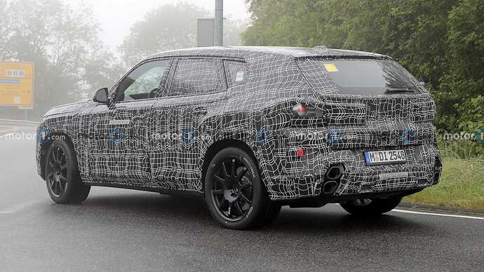 bmw-x8-spied-flaunting-unusual-tailpipe-layout (16)