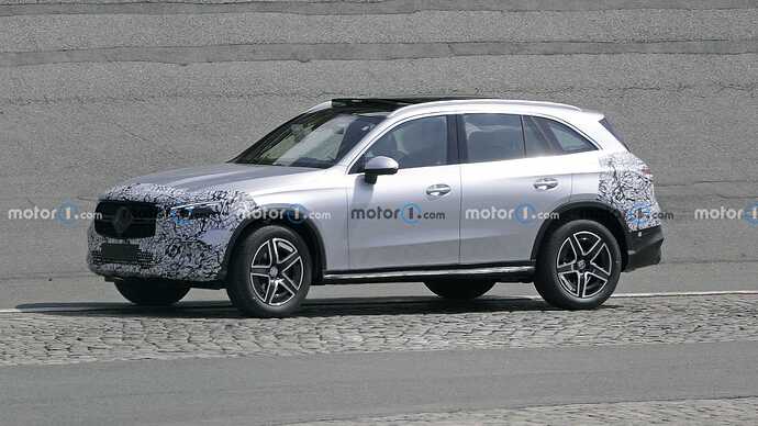 2023-mercedes-glc-with-minimal-camouflage-spy-photo (20)