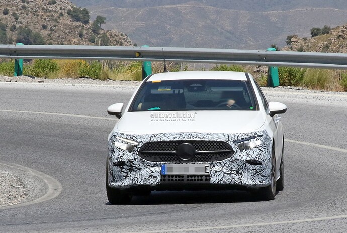 2022-mercedes-benz-a-class-spied-time-for-the-hatch-to-go-under-the-knife_1