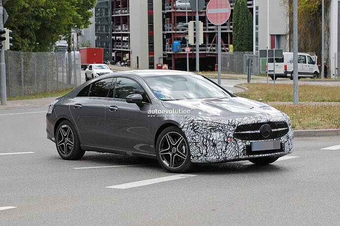 facelifted-2024-mercedes-benz-cla-getting-ready-to-rile-the-audi-a3-sedan-bmw-2er-coupe_4