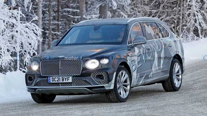 bentley-bentayga-long-wheelbase-spied-during-cold-weather-testing (1)