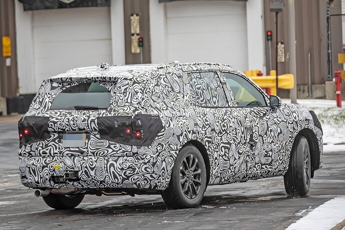 new-ford-suv-prototype-spied-could-revive-fusion-moniker_13