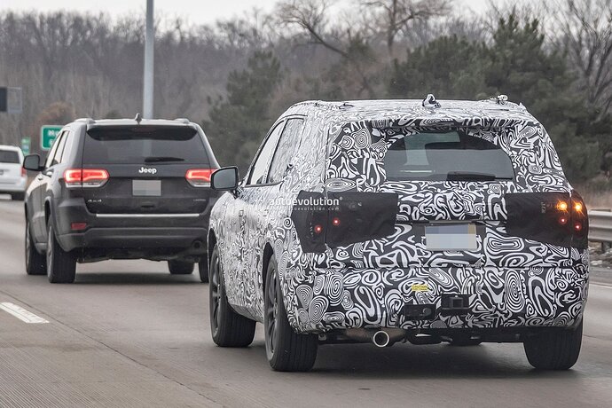 new-ford-suv-prototype-spied-could-revive-fusion-moniker_21