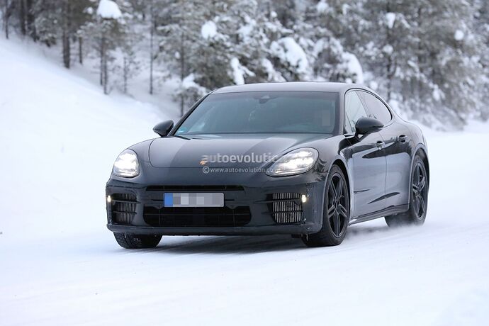 porsche-facelifts-the-panamera-again-for-2023-ahead-of-full-switch-to-electric_3 (1)
