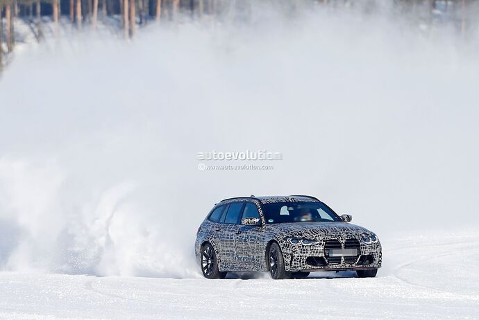 2023-bmw-m3-touring-looks-unphased-by-the-snow-in-latest-spy-video_2