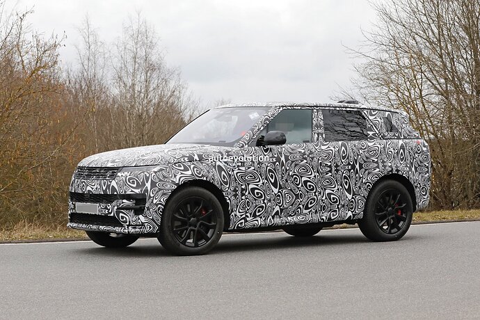 supercilious-range-rover-sport-is-almost-ready-to-put-pressure-on-the-german-establishment_8
