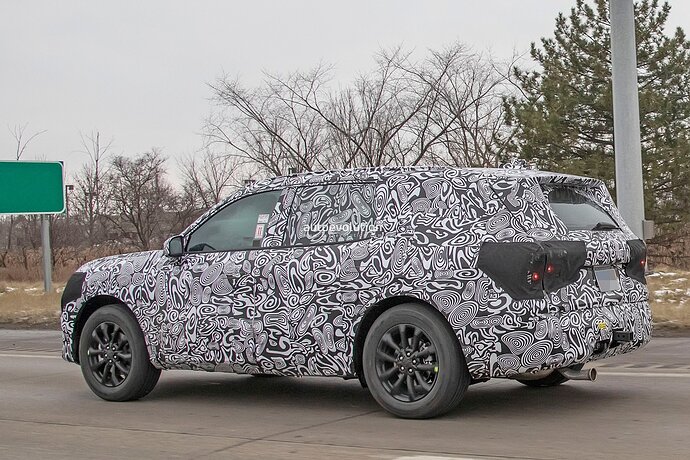 new-ford-suv-prototype-spied-could-revive-fusion-moniker_22