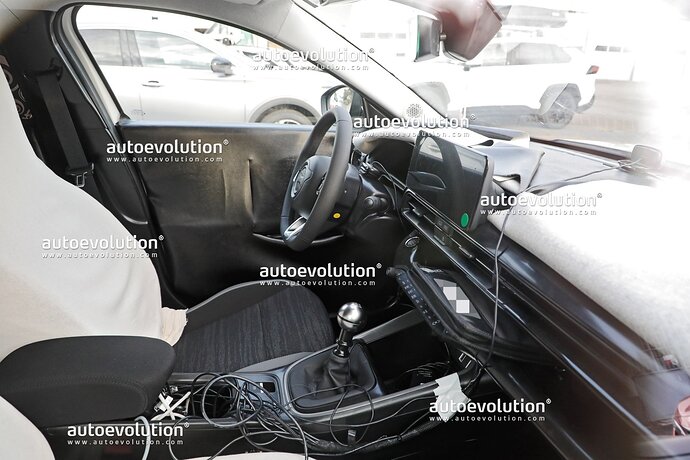2023-jeep-baby-suv-gets-spied-inside-and-out-development-is-moving-forward_21