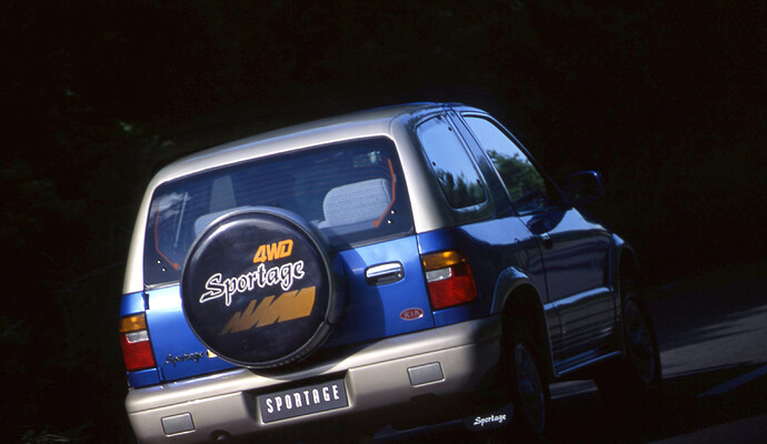 Heritage_Sportage_Outside_shot04_08