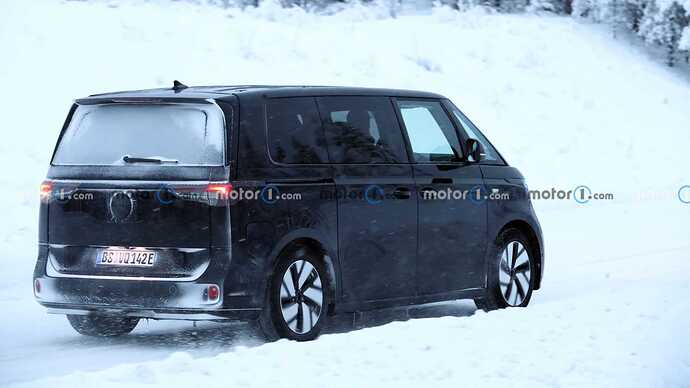 2023-vw-id.-buzz-spy-photo (21)