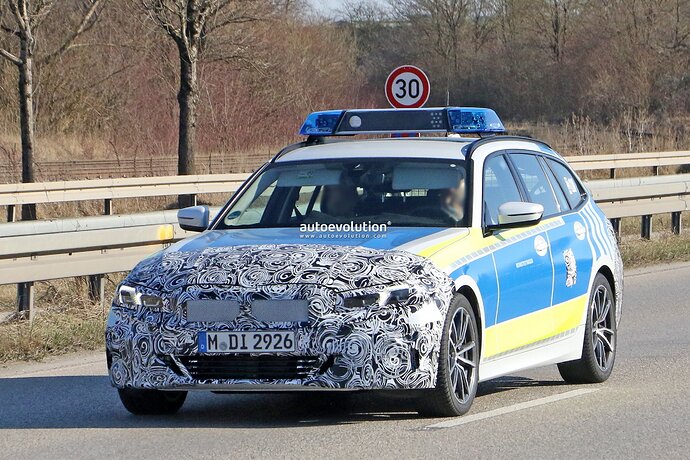 2023-bmw-3-series-touring-police-car-looks-serious-debut-is-probably-imminent_2