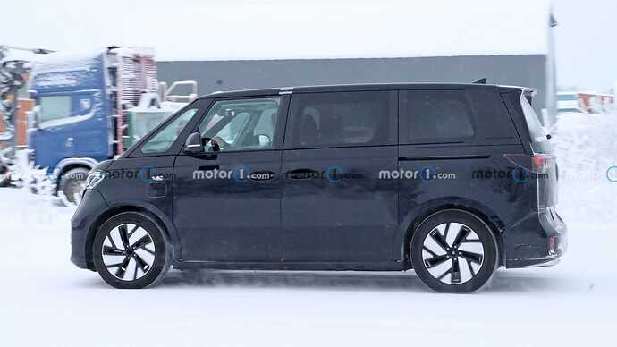 2023-vw-id.-buzz-spy-photo (15)