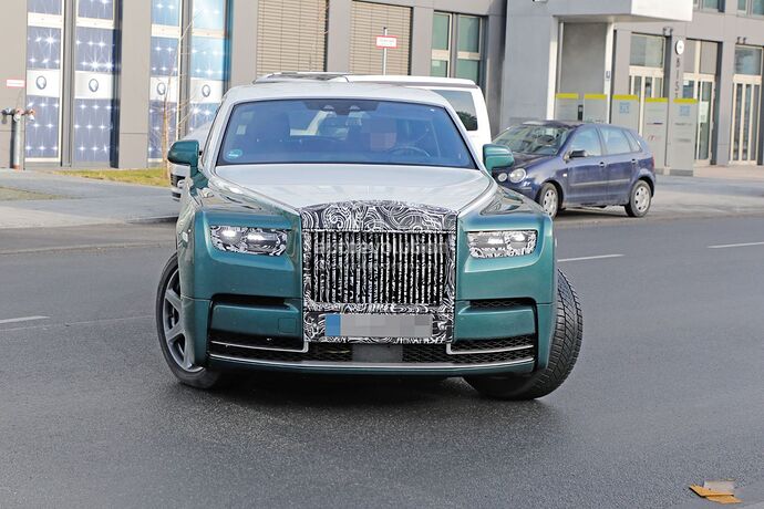 2023-rolls-royce-phantom-facelift-will-be-the-last-of-its-kind_5