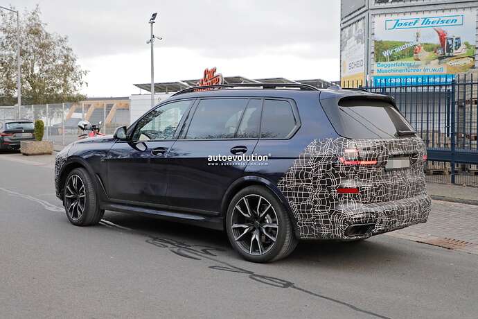 2022-bmw-x7-facelift-gains-production-lights-do-you-like-it-better-now_10