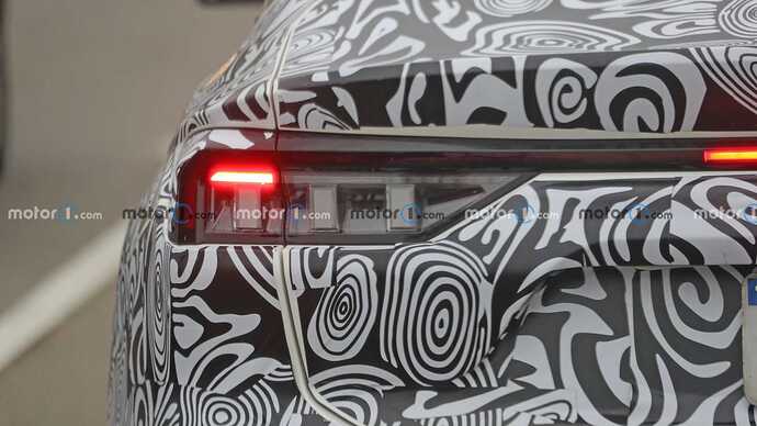 ford-fusion-or-mondeo-replacement-spy-photos-taillight-detail