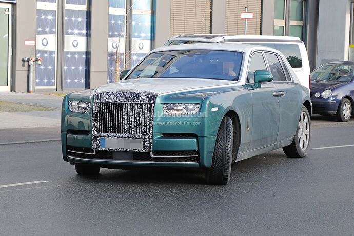 2023-rolls-royce-phantom-facelift-will-be-the-last-of-its-kind_3