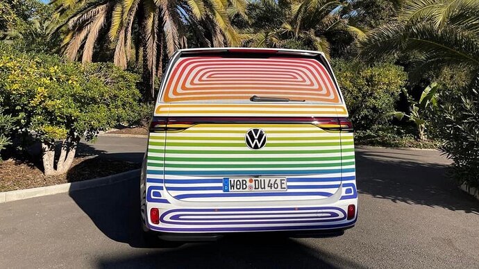 vw-id-buzz-already-arrived-in-barcelona-and-this-is-the-first-interior-picture_2