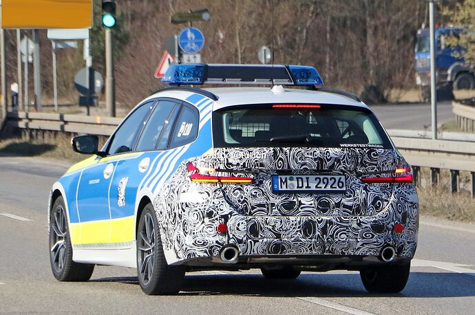 2023-bmw-3-series-touring-police-car-looks-serious-debut-is-probably-imminent_10