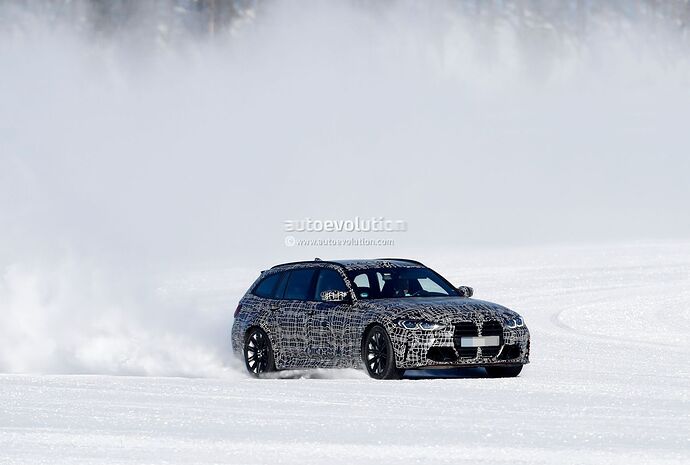 2023-bmw-m3-touring-looks-unphased-by-the-snow-in-latest-spy-video_4
