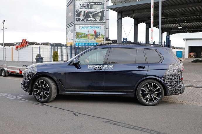 2022-bmw-x7-facelift-gains-production-lights-do-you-like-it-better-now_8