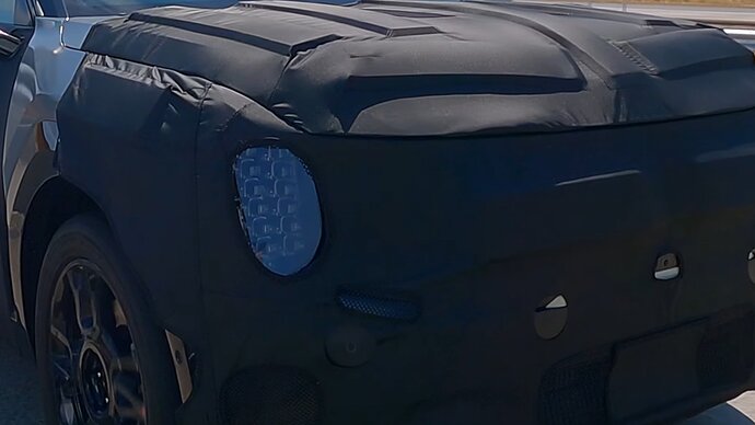 SPIED! 2023 KIA EV9 Flagship electric SUV on the road Spy shots КИА 기아 0-18 screenshot