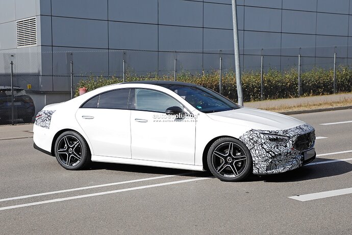facelifted-2024-mercedes-benz-cla-getting-ready-to-rile-the-audi-a3-sedan-bmw-2er-coupe_29