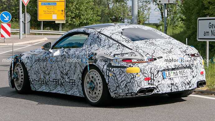 mercedes-amg-gt-coupe-plug-in-hybrid-spy-shots (6)