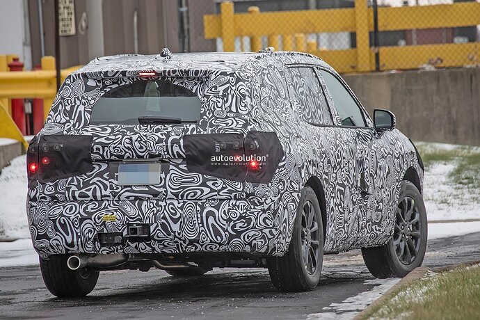 new-ford-suv-prototype-spied-could-revive-fusion-moniker_15