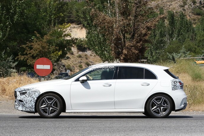 2022-mercedes-benz-a-class-spied-time-for-the-hatch-to-go-under-the-knife_5