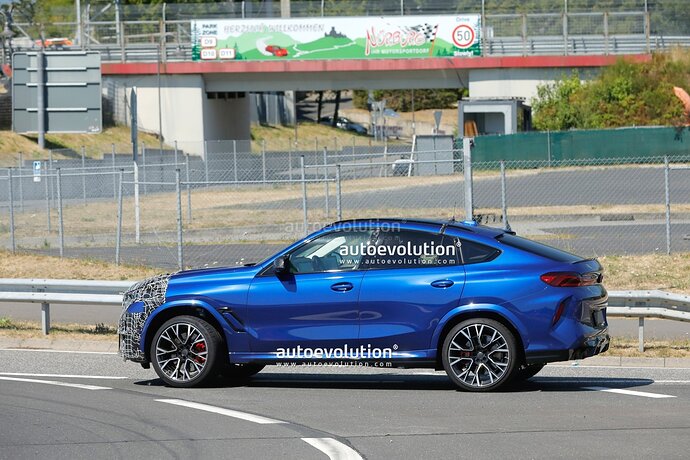 2024-bmw-x6-m-facelift-spied-on-the-nurburgring-with-minimal-camo-massive-grille_3