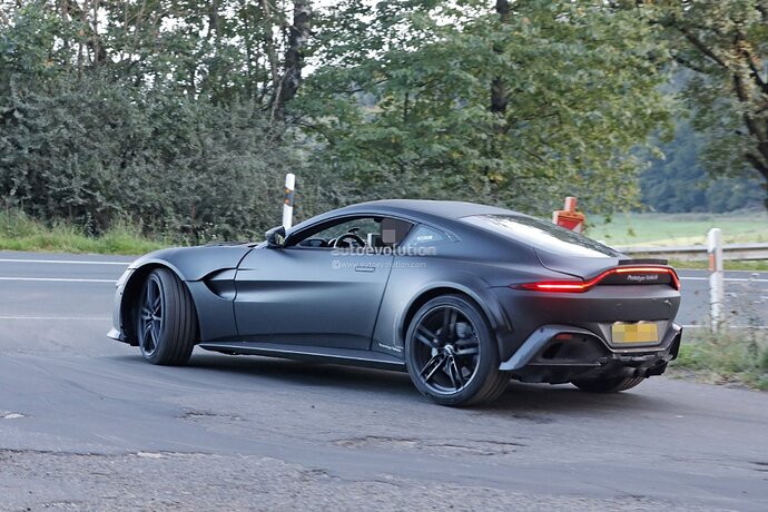 2023-aston-martin-v12-vantage-spied-with-central-exhaust-system-debut-imminent_18