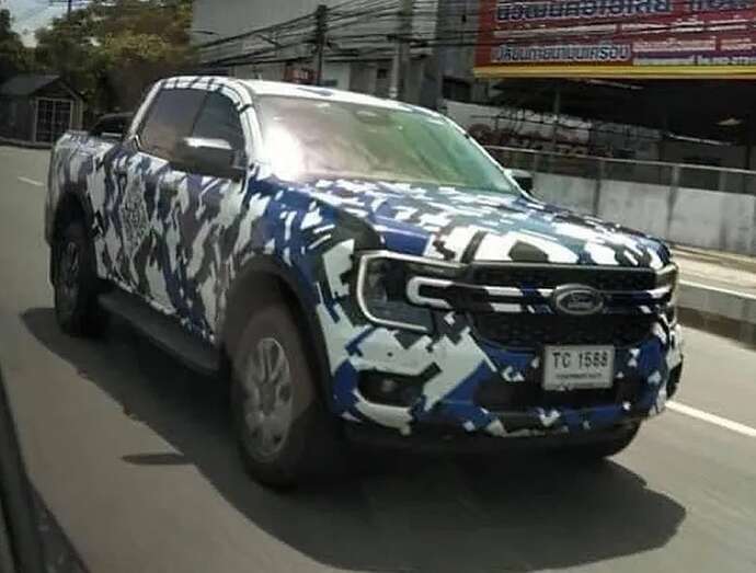 2023-ford-ranger-pickup-truck-spied-with-2022-ford-maverick-inspired-front-fascia_2