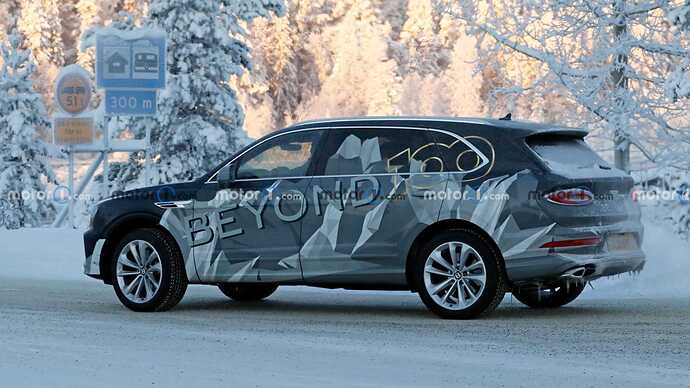 bentley-bentayga-long-wheelbase-spied-during-cold-weather-testing (7)