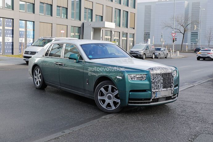 2023-rolls-royce-phantom-facelift-will-be-the-last-of-its-kind_7