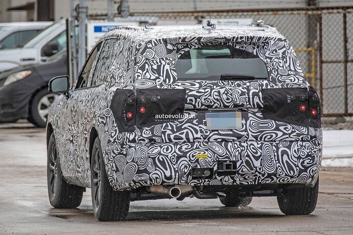 new-ford-suv-prototype-spied-could-revive-fusion-moniker_19
