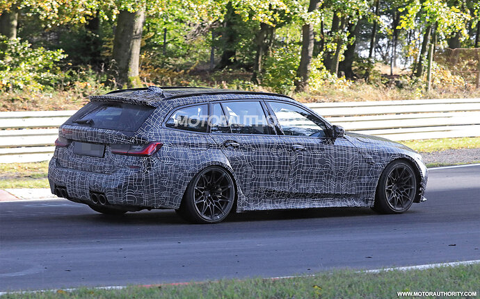 2022-bmw-m3-touring-spy-shots--photo-credits-baldauf-sb-medien_100767976_h