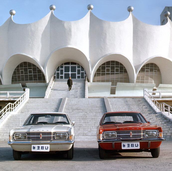 Heritage_Cortina71_Outside_Shot02_02