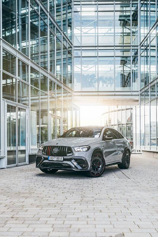 https___media.brabus.com__Resources_Persistent_5_8_f_8_58f88bf6371299712bfa8bc54049ae90a4e5544f_BRABUS 900 ROCKET EDITION outdoor (19)