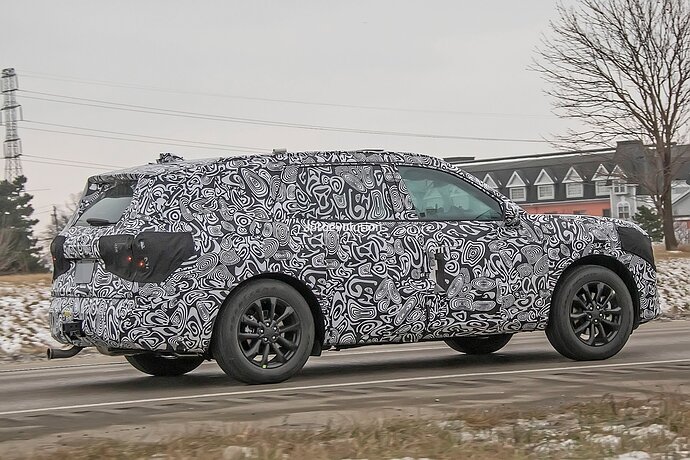new-ford-suv-prototype-spied-could-revive-fusion-moniker_26
