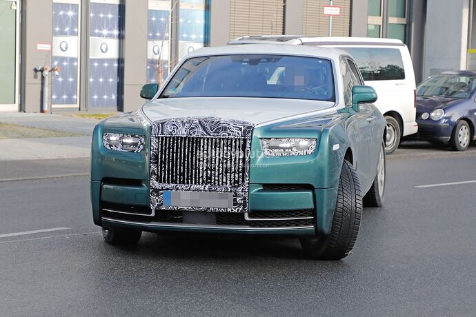 2023-rolls-royce-phantom-facelift-will-be-the-last-of-its-kind_4