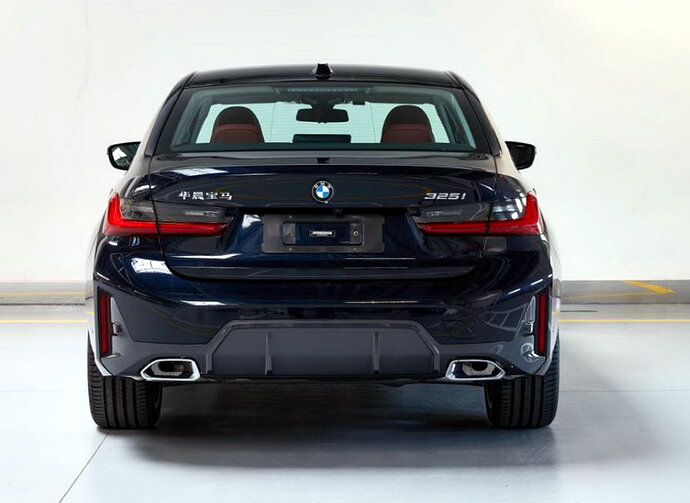 2023-BMW-3-Series-Sedan-21