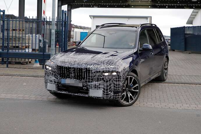 2022-bmw-x7-facelift-gains-production-lights-do-you-like-it-better-now_5