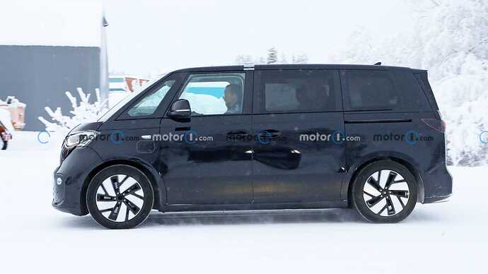 2023-vw-id.-buzz-spy-photo (14)