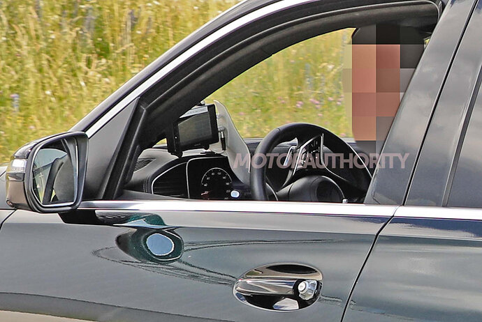 2024 Mercedes-Benz GLE-Class facelift spy shots_0006
