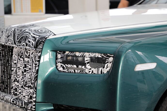 2023-rolls-royce-phantom-facelift-will-be-the-last-of-its-kind_16