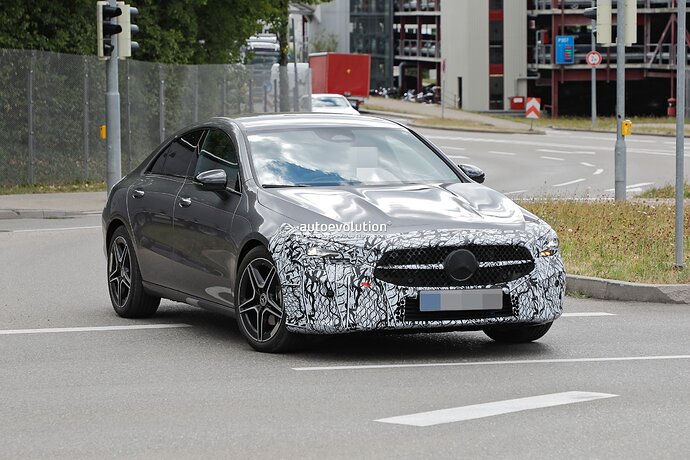 facelifted-2024-mercedes-benz-cla-getting-ready-to-rile-the-audi-a3-sedan-bmw-2er-coupe_3